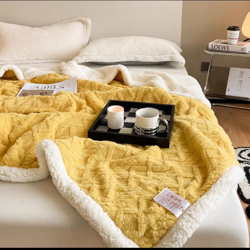 PATURĂ TRICOT CU BLĂNIȚĂ – GALBEN